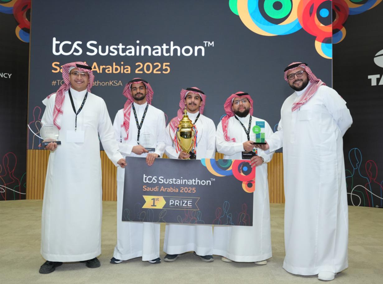 تتويج الفائزين في مسابقة TCS Sustainathon 2025 بالرياض