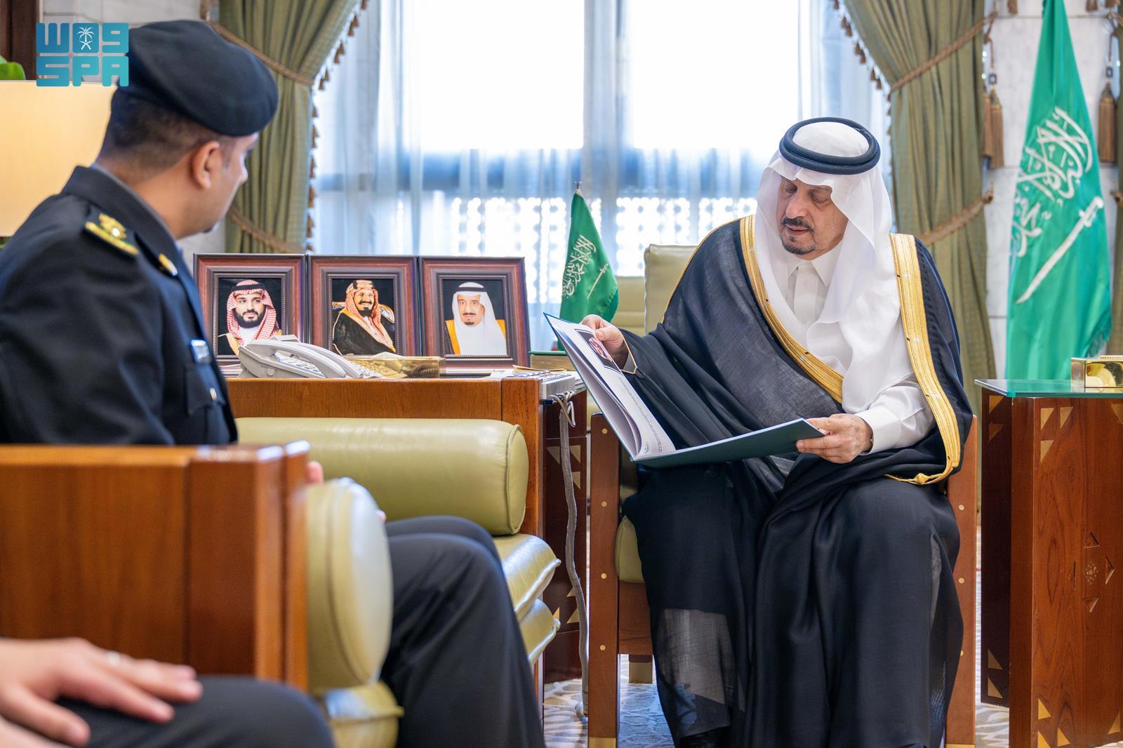 أمير الرياض يستقبل مدير مركز العمليات الأمنية الموحدة بالمنطقة