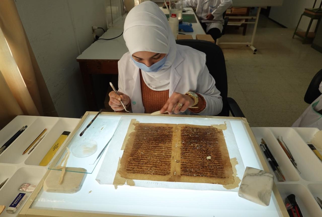"المخبر الوطني بالقيروان" .. ذاكرة المخطوط العربي