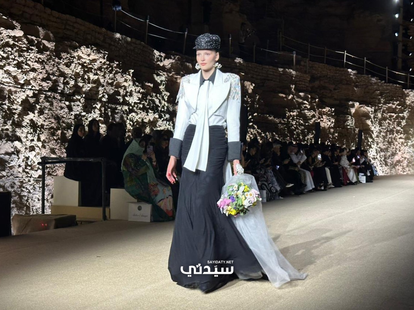 إنطلاقة مبهرة لأسبوع الأزياء في الرياض.. إليكِ ما ميَّز عروض الافتتاح