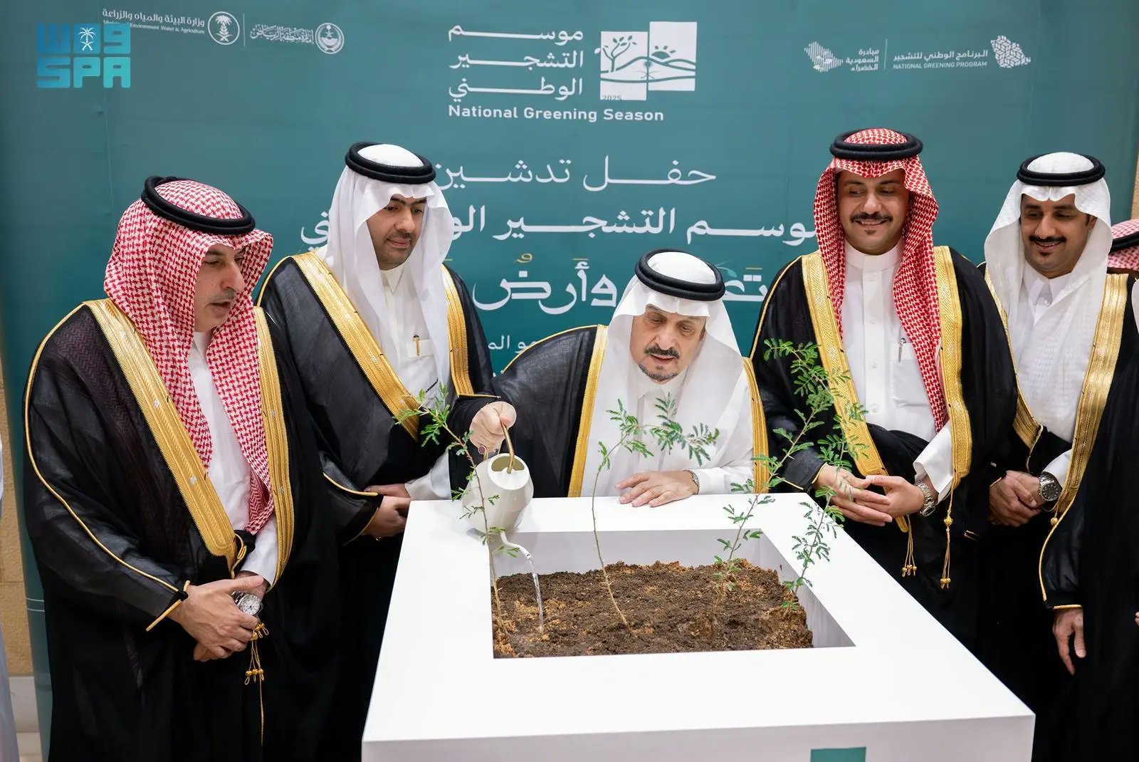 أمير الرياض يدشّن موسم التشجير الوطني 2025 تحت عنوان "يد تغرس وأرض تزدهر"