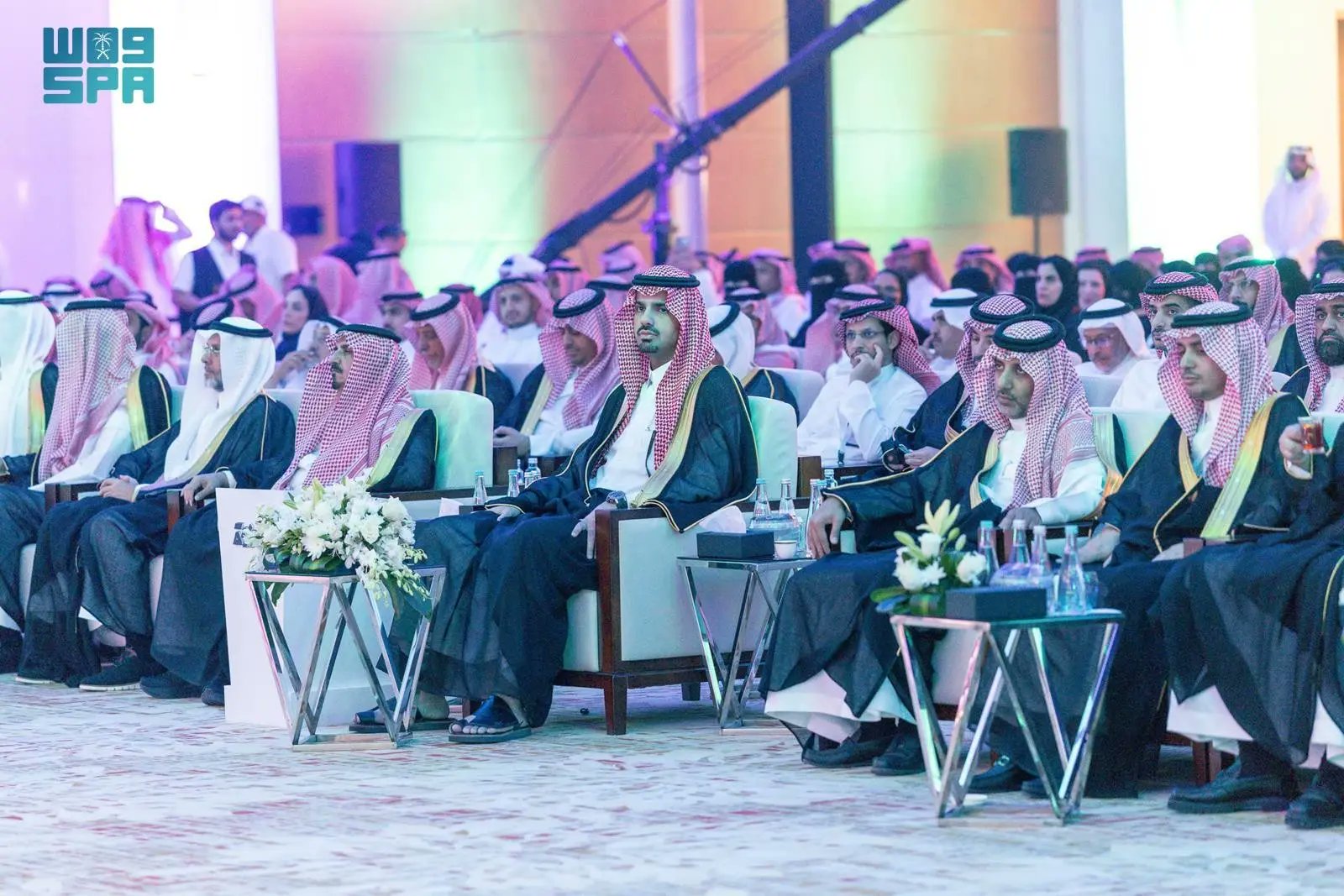 فيصل بن عبدالعزيز بن عياف يرعى ملتقى وجائزة عزوة للمشاركة المجتمعية ويكرّم الفائزين بالجائزة