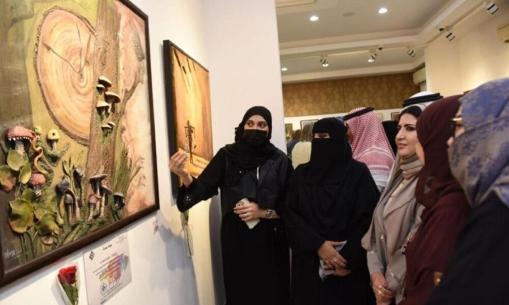 تنافس 365 فناناً تشكيلياً على جائزة فنون المدينة