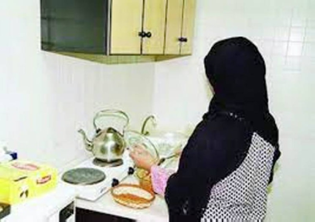 عدم ترك العمل أو العمل لحسابه الخاص. (متداولة)