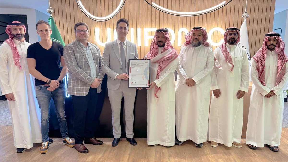 "يونيفونك" تحصل على شهادة الآيزو (ISO 42001) معززةً ريادتها في حوكمة الذكاء الاصطناعي المسؤول