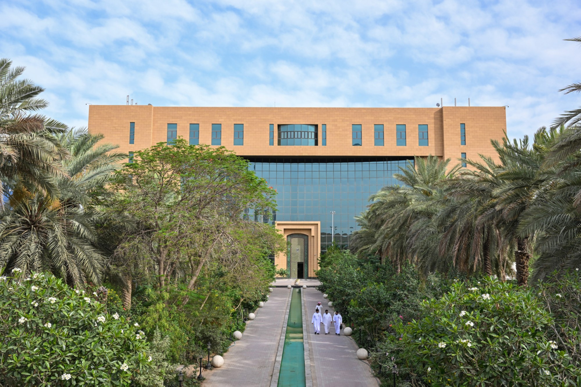 "البلديات والإسكان" توضح آلية منح المكافآت المالية لمن يسهم في الكشف عن المخالفات