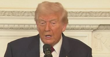 ترامب ممازحا السفيرة السعودية بواشنطن: لديك الكثير من المال حقاً ..فيديو