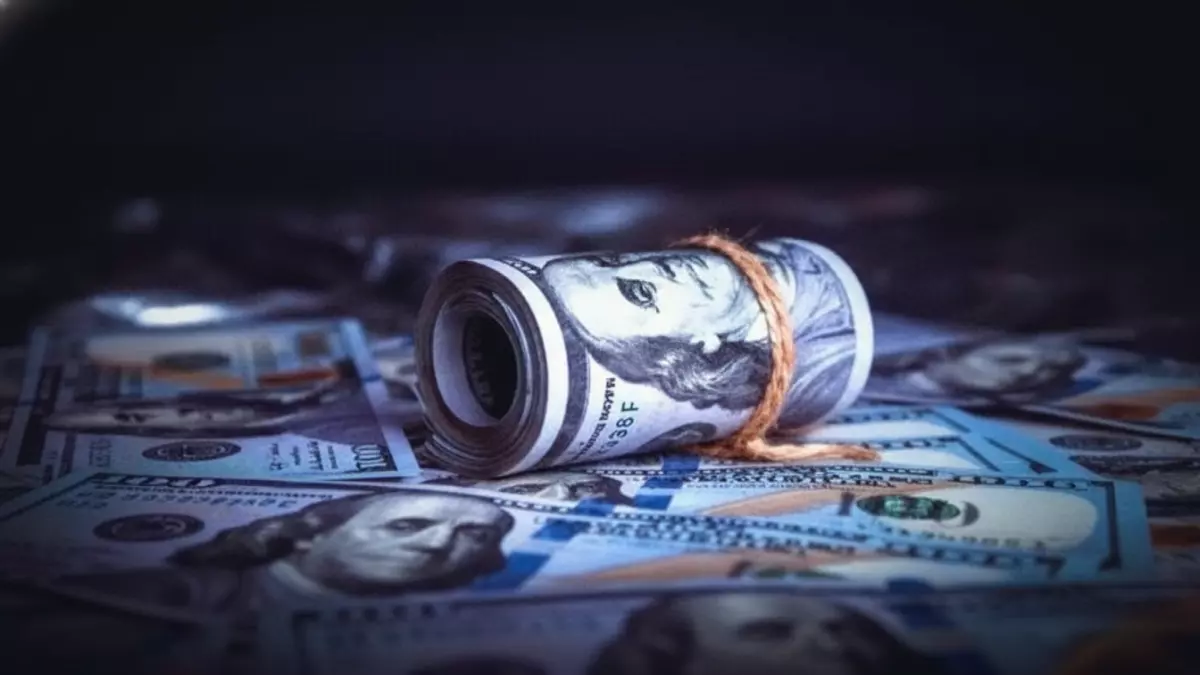 حصري: الريال اليمني يتحدى الأزمات... 1630 للدولار والخبراء في صمت!