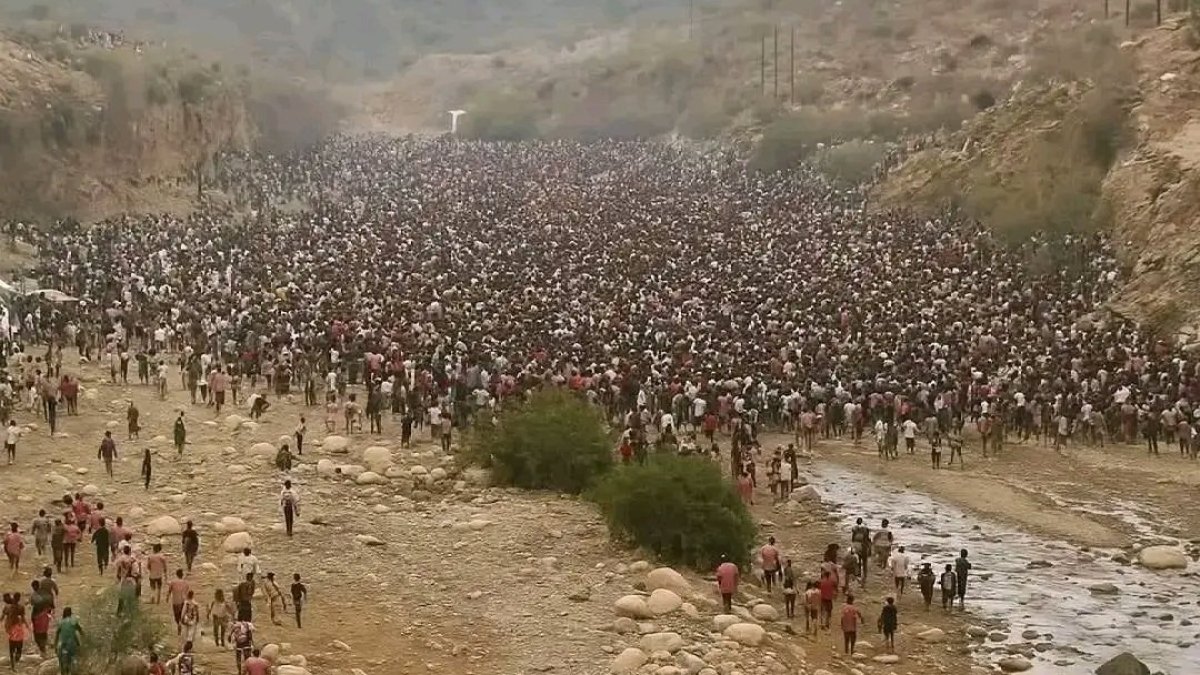 حقيقة إقامة معسكر لتجنيد مهاجرين أفارقة على الحدود اليمنية السعودية | أخبار