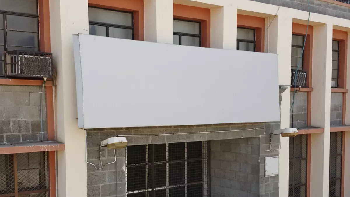 صادم: 60% من الأسر اليمنية تتسول للطعام... والحكومة تكشف أسوأ أزمة منذ 2015!