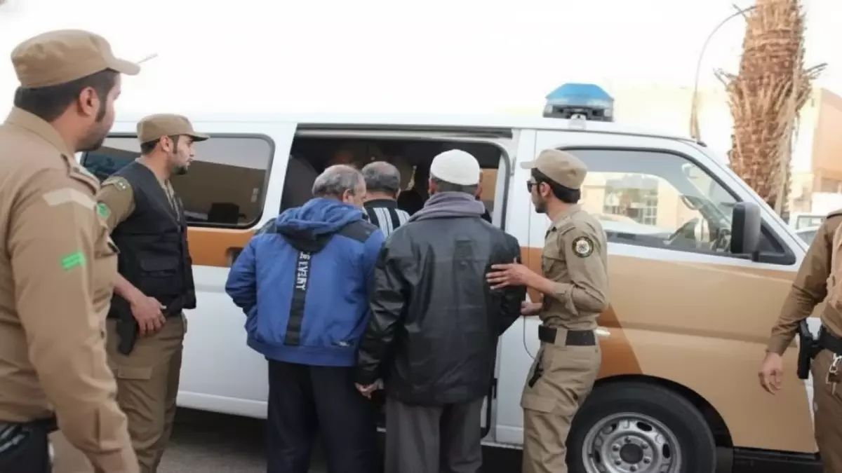 عاجل: السعودية تعلن عقوبات صادمة - 100 ألف ريال وسجن 6 أشهر لمن يفعل هذا!