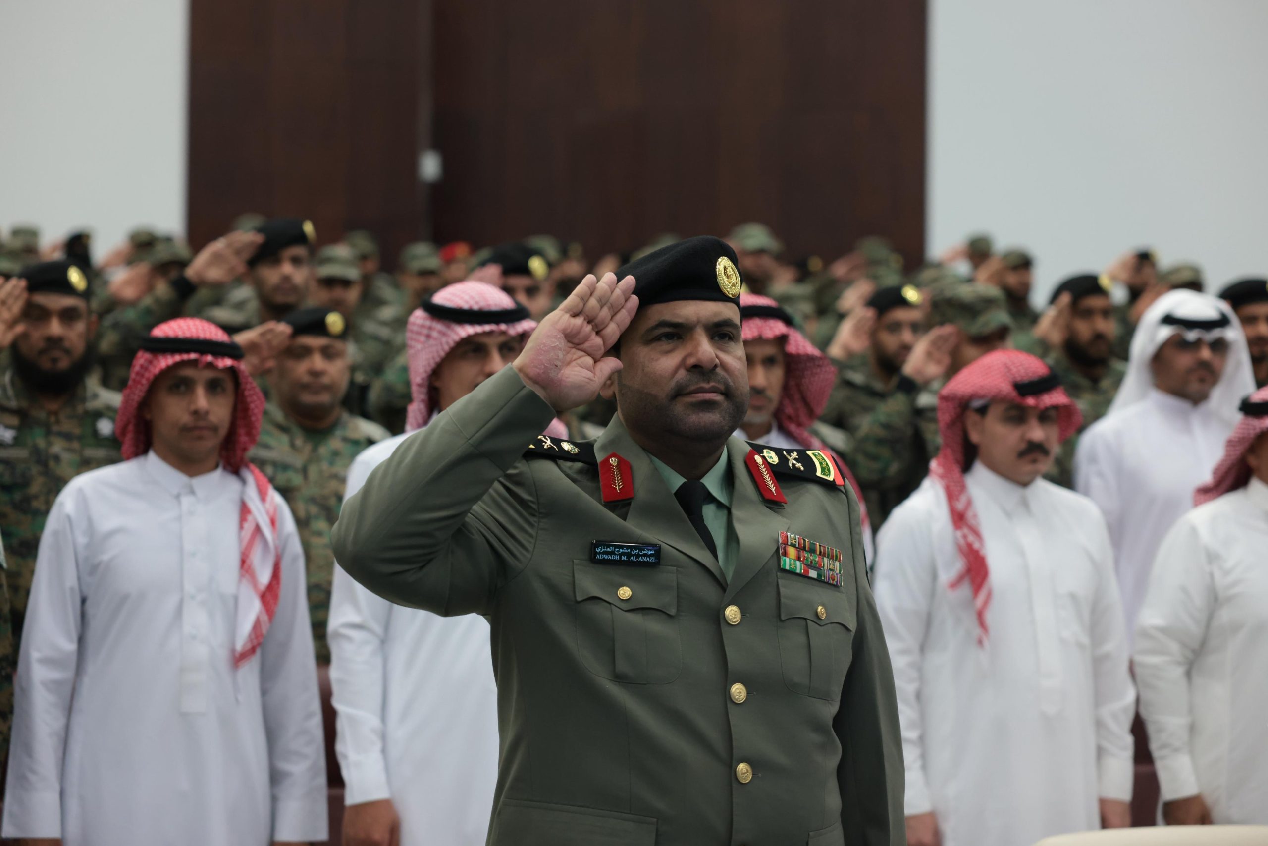 اللواء العنزي يشهد حفل تكريم متقاعدي الأفواج الأمنية