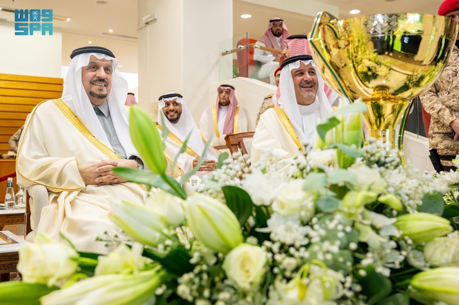 أمير الرياض يتوج الفائزين بأول السباقات الكبرى على كأسَي سمو ولي العهد للخيل المنتَجة محليًّا ولخيل الإنتاج والمستورد