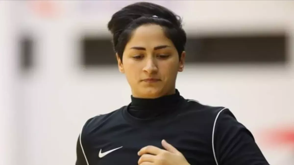 تاريخي: أول حكمة دولية سعودية تقود مباراة نارية بين الوحدة والزلفي - من سيفوز بـ3 نقاط حاسمة؟