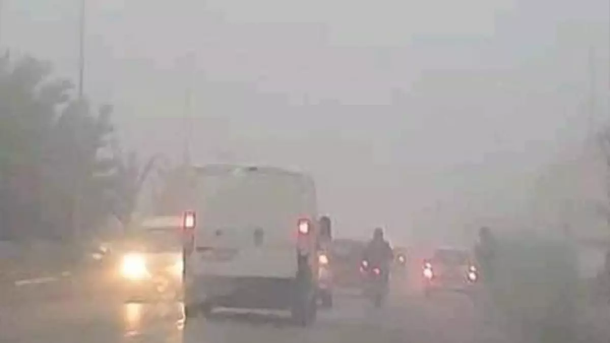 خطر: ضباب كثيف يقلل الرؤية لأقل من كيلومتر واحد في القريات - السلطات تحذر من شلل مروري تام!