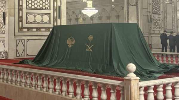 صندوق في قلب الجامع الأموي بدمشق يثير الحيرة.. ماذا يخبئ؟