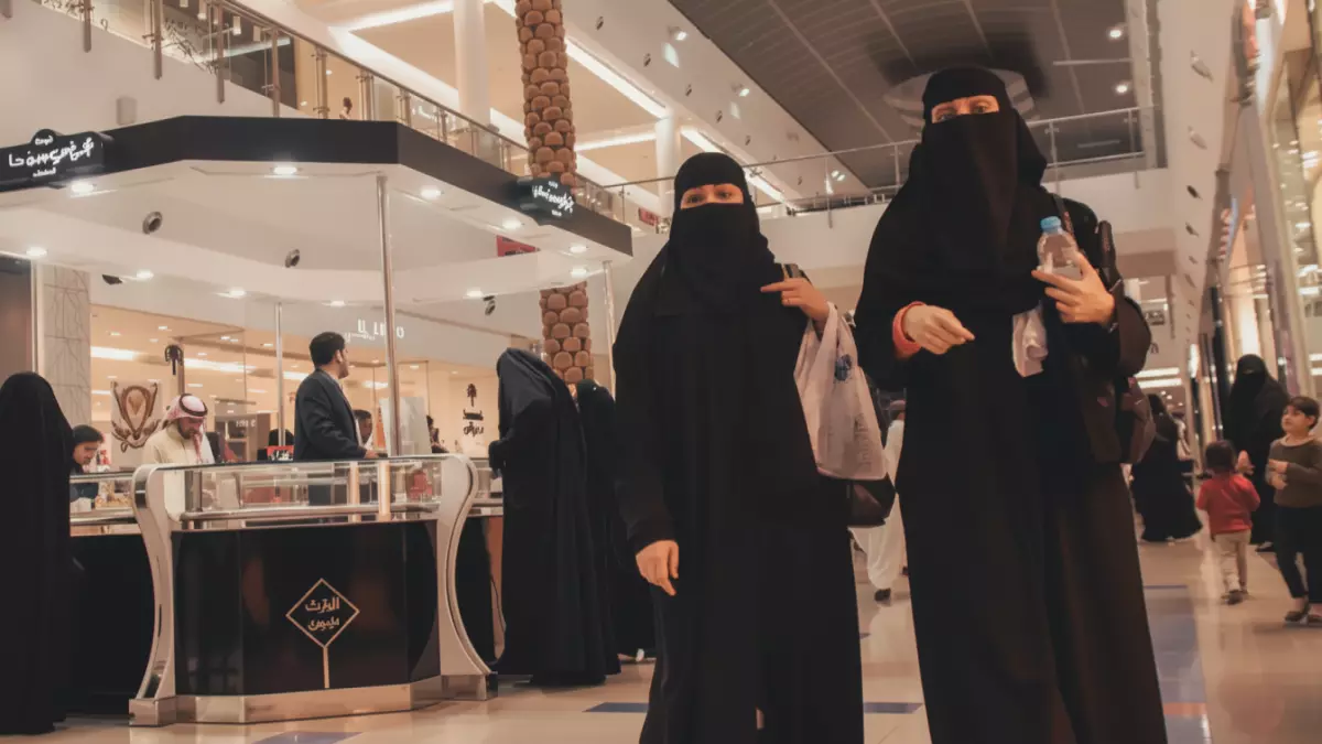 عاجل: 600 ألف أسرة سعودية في خطر قانوني فادح... زواج المسيار "الشرعي" يفقد حقوقه رسمياً!