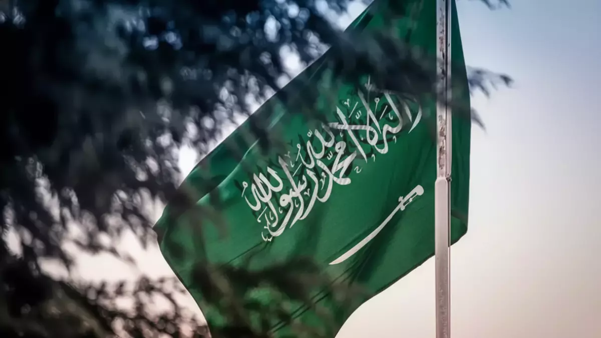 عاجل: السعودية تُسقط نظام الكفالة نهائياً… 13 مليون عامل أحرار والمفاجأة الصادمة لليمنيين!